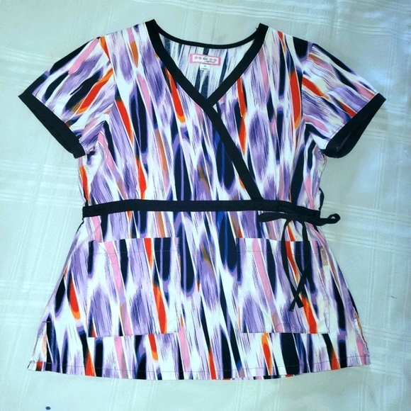 Koi Scrub Set Mock Wrap Top Navy size Medium - Picture 2 of 6